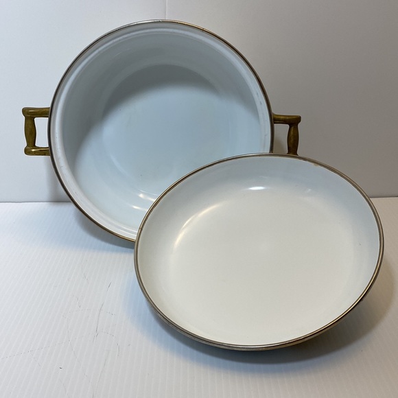 Vintage Tabletops Unlimited Enamel Fruit Pattern Pot w/Lid Brass Hardware - Picture 6 of 6